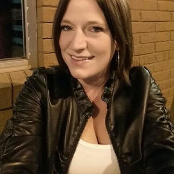 41 jarige vrouw zoekt contact voor sex met mannen in Limburg