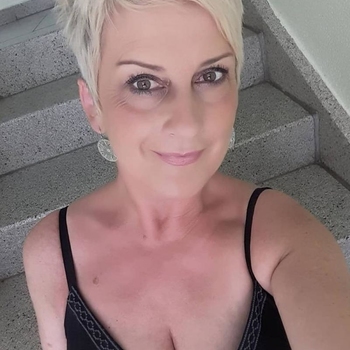 53 jarige vrouw zoekt contact voor sex met mannen in Utrecht