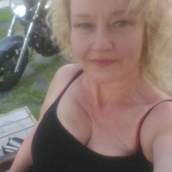 63 jarige vrouw zoekt contact voor sex met mannen in Zuid-Holland