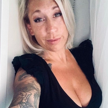 43 jarige vrouw zoekt sex contact in Noord-Brabant