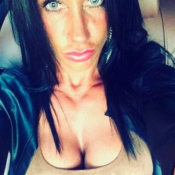 40 jarige vrouw zoekt contact voor sex met mannen in Noord-Holland
