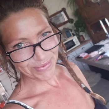 52 jarige vrouw zoekt contact voor sex met mannen in Gelderland