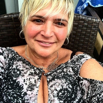 57 jarige vrouw, RoosjeD zoekt sexcontact met man in Utrecht