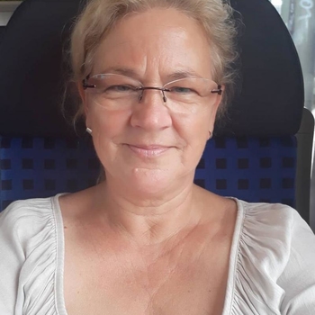 65 jarige vrouw zoekt geile date in Vlaams-Limburg